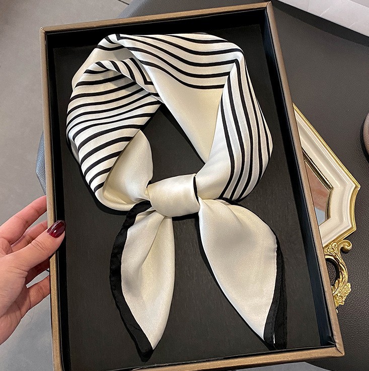 Роскошный модный принт 70*70 с – обзор и цена Ribbon Wired Satin